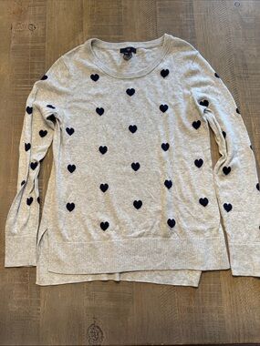 GAP Light Gray Sweater with Navy Heart Pattern